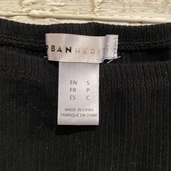 💋2/$30💋 Urban Heritage Black Top - Picture 2 of 5